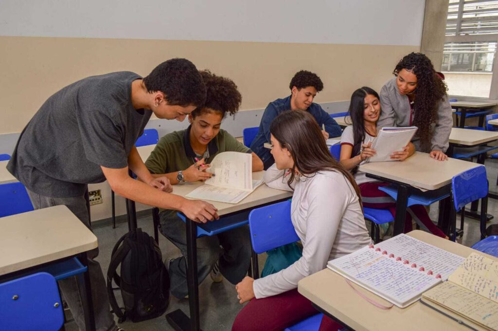 Estágios Abertos para Estudantes do Ensino Médio no Alto Tietê Crédito: Governo de SP