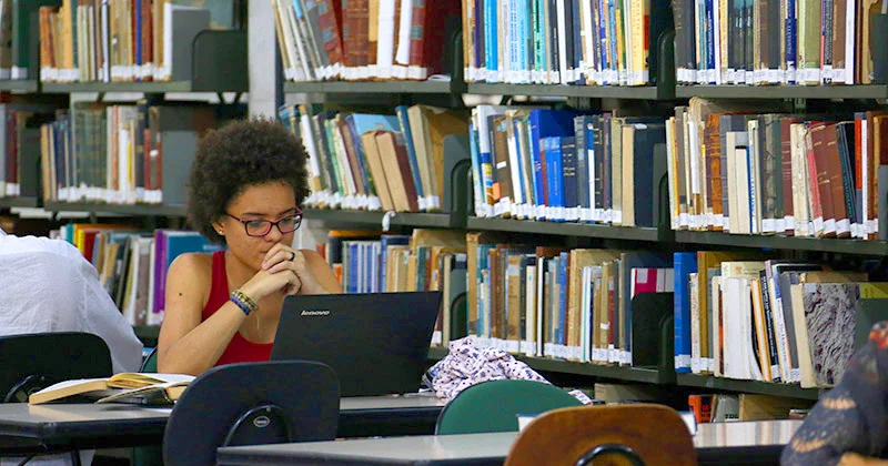 Inscrições Abertas para Curso Gratuito de Inglês na USP Crédito: Curso prepara estudantes para exames de proficiência e programas de mobilidade acadêmica internacional – Foto: Cecília Bastos/USP Imagens