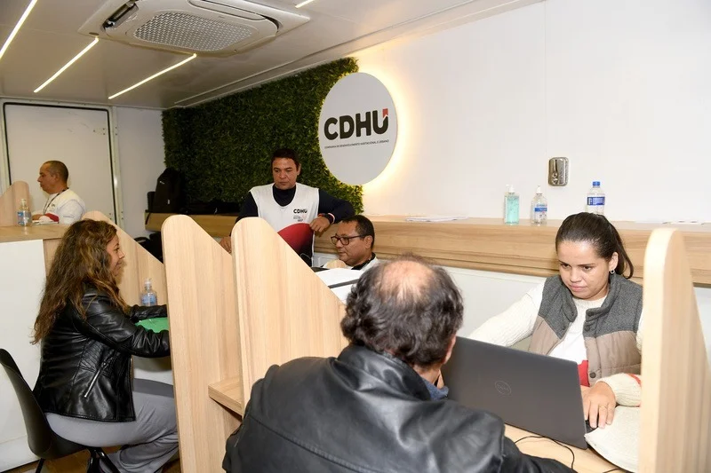 CDHU Promove Plantão de Atendimento em Aramina e Brejo Alegre Crédito: Durante o plantão, equipes das áreas de atendimento social e financeira estarão à disposição para prestar orientações, esclarecer dúvidas e atender solicitações relacionadas aos serviços da Companhia - Foto: Divulgação/Governo de São Paulo