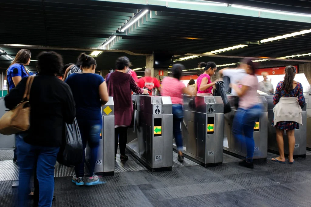 Greve na CPTM: Linha 13-Jade opera parcialmente Crédito: População é atendida por operação especial montada pelo Governo de SP. Foto: Divulgação/Governo de SP